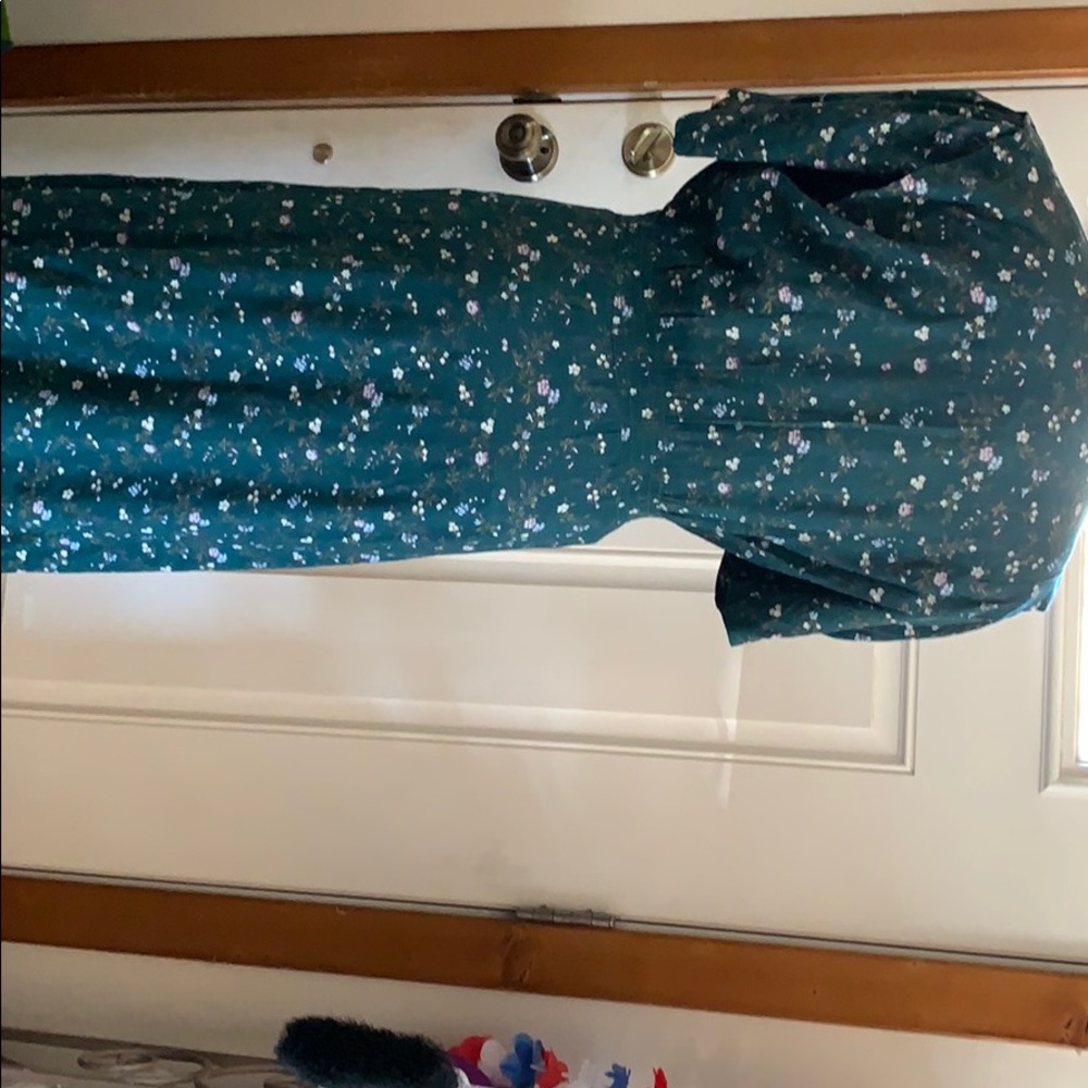 Dress - Picture 3 of 5